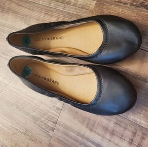 Lucky brand flats size 8